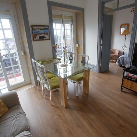 Piso Centrico De Tres Dormitorios Reformado Del S XIX Vigo Eksteriør billede