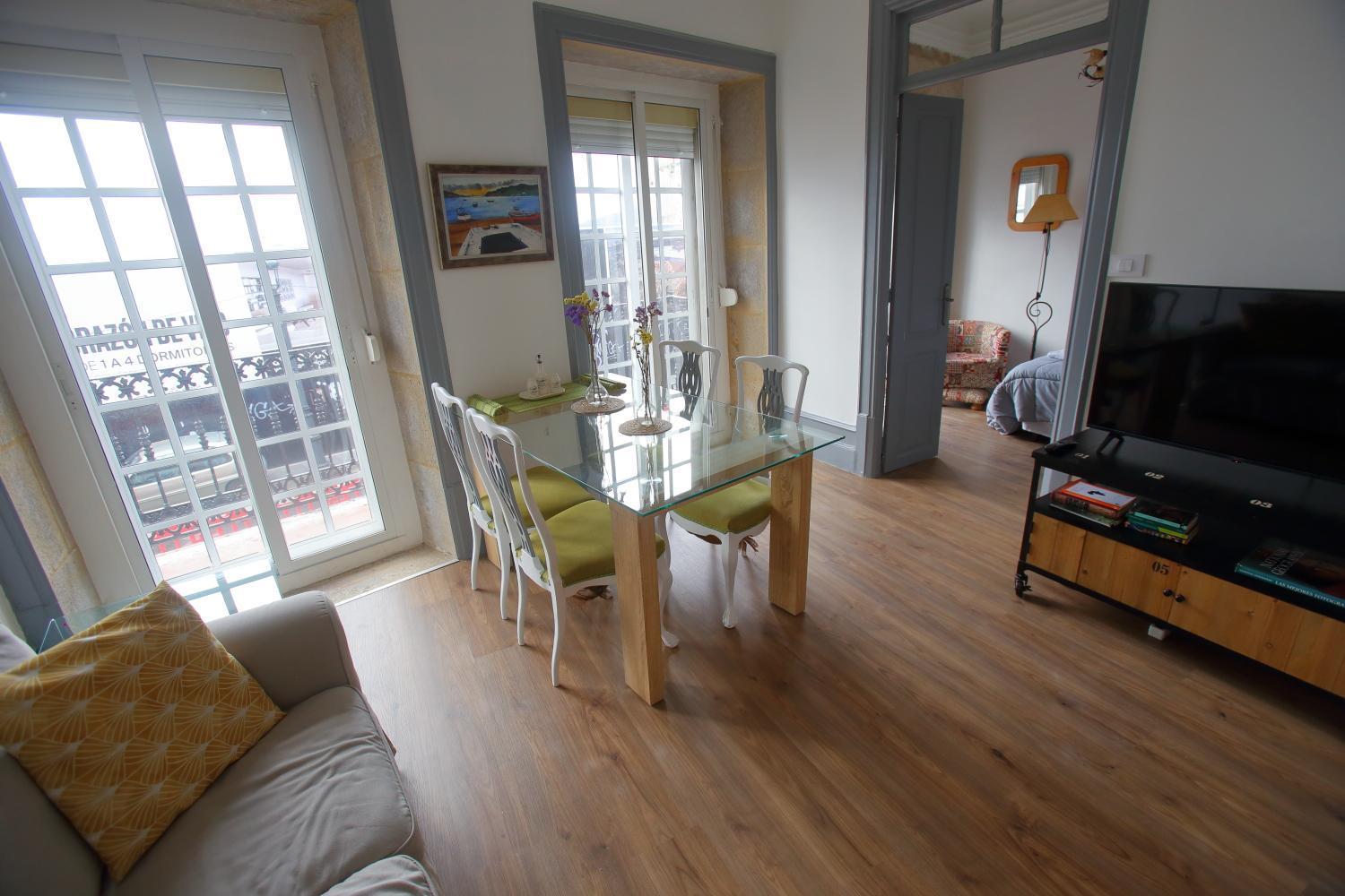 Piso Centrico De Tres Dormitorios Reformado Del S XIX Vigo Eksteriør billede